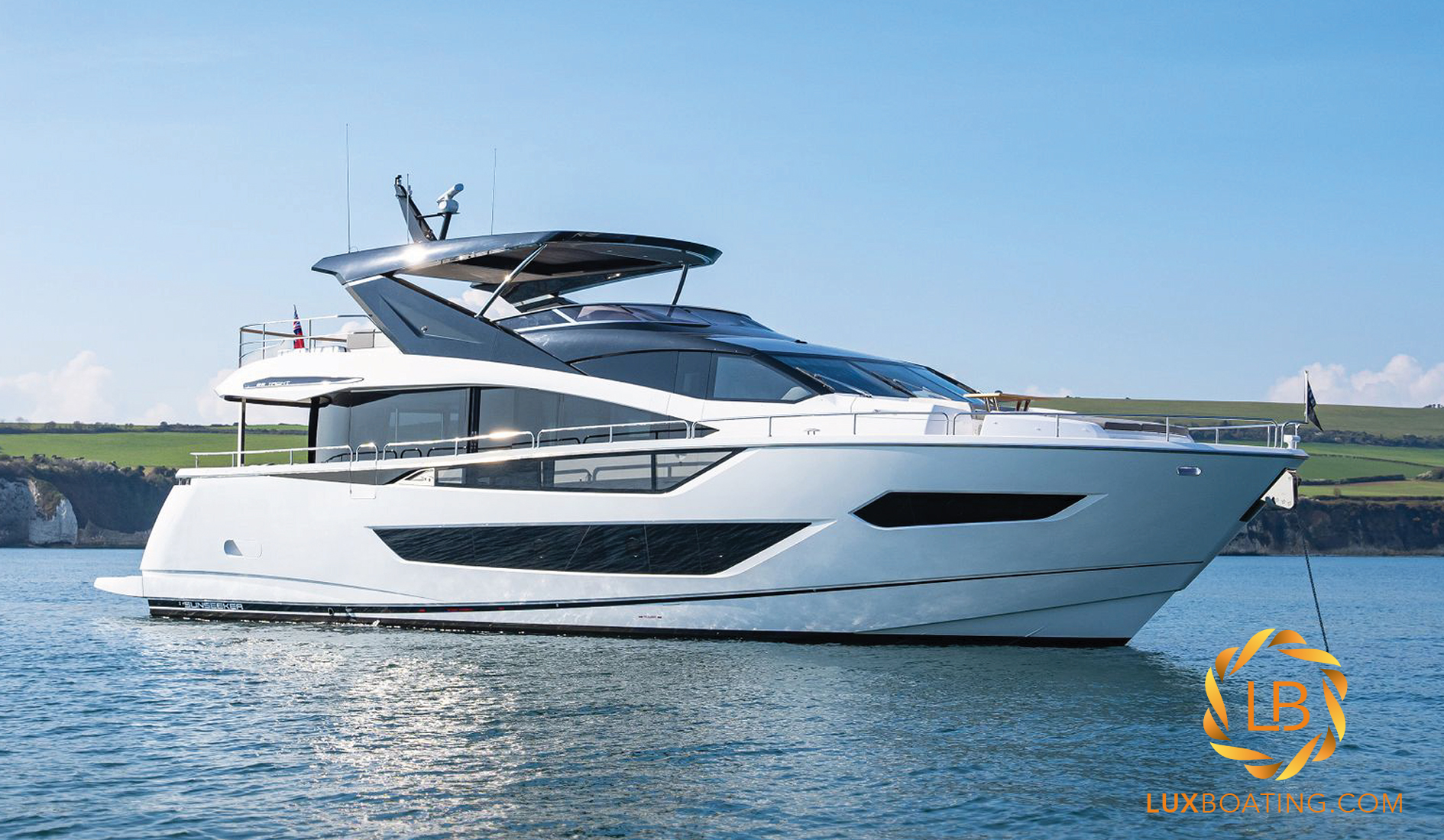 2023 SUNSEEKER 88 YACHT