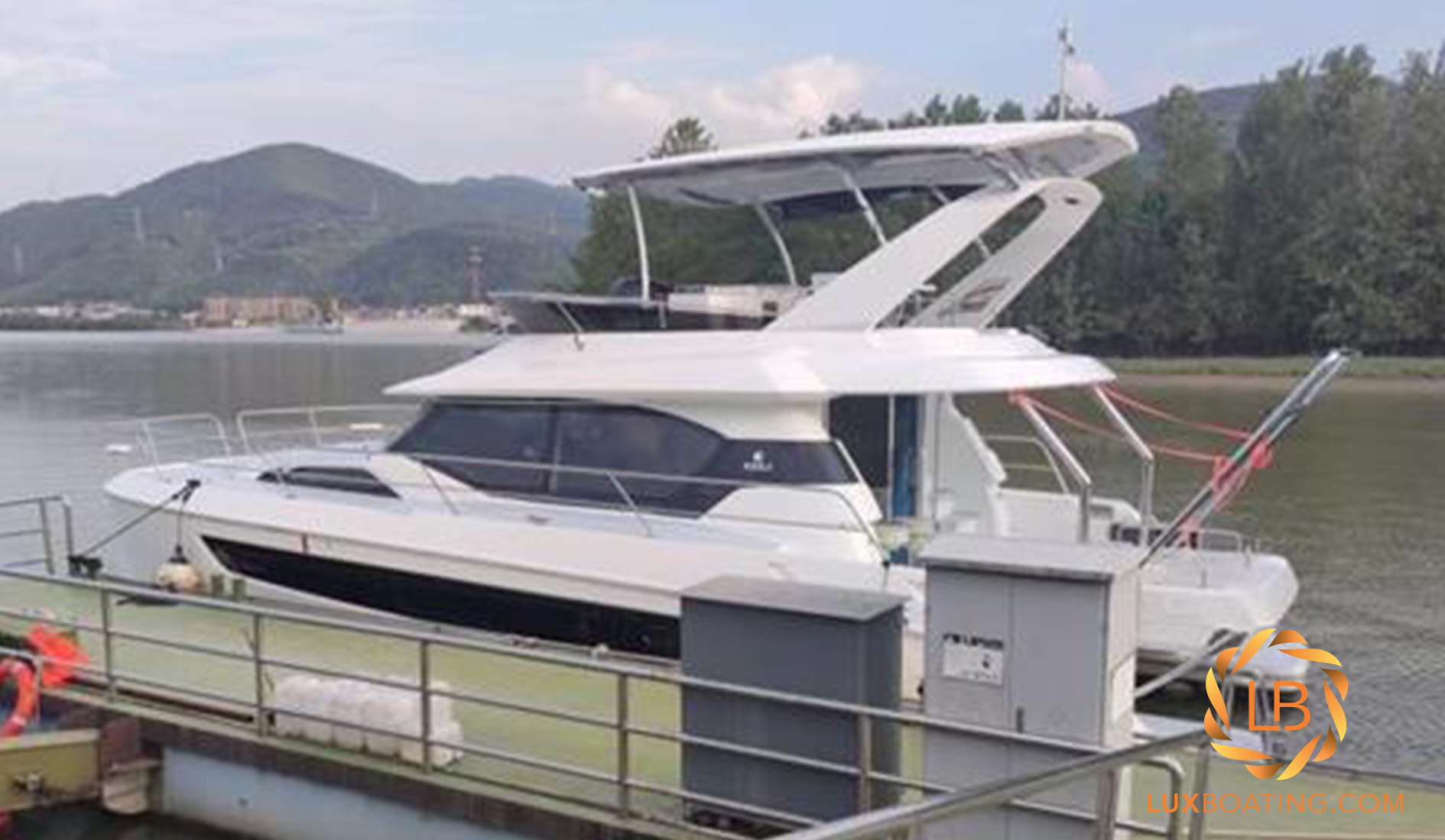 2022 AQUILA 44 YACHT